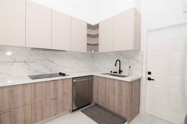 Building Photo - 4420 Dogwood Cir