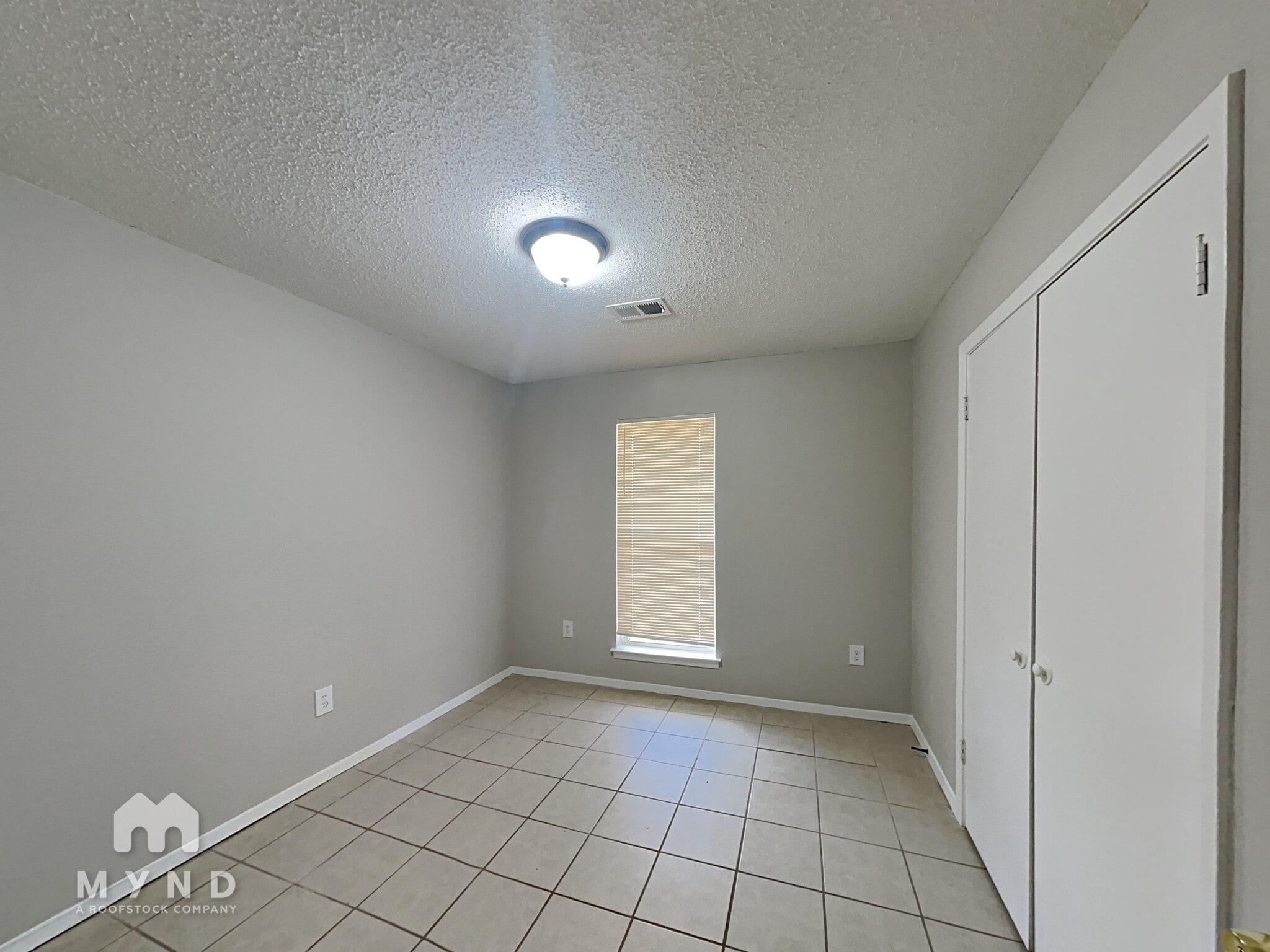 Building Photo - 6340 Yorkshire Cove