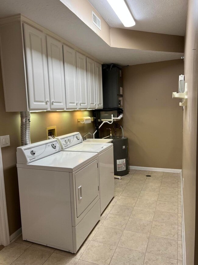 Building Photo - 2271 Edenderry Dr