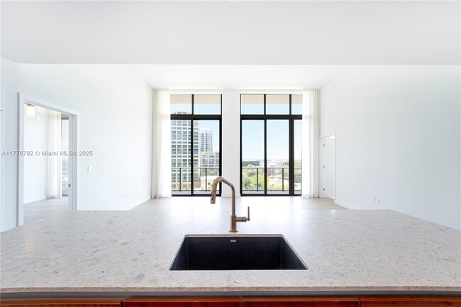 Building Photo - 2678 Tigertail Ave
