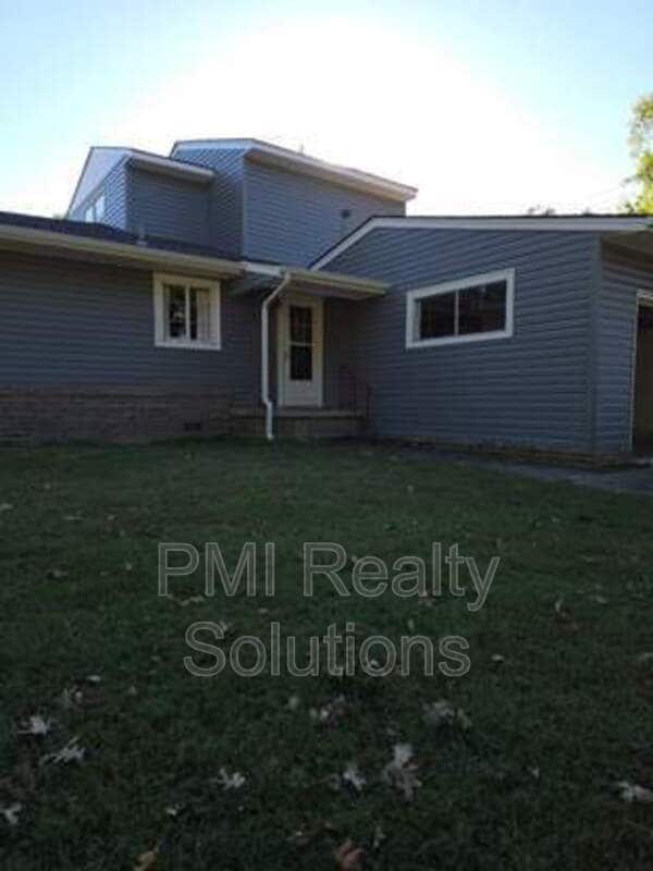 Building Photo - 4506 E 38th Pl