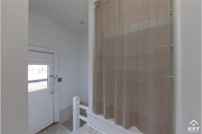 Building Photo - 1608 W Pine St