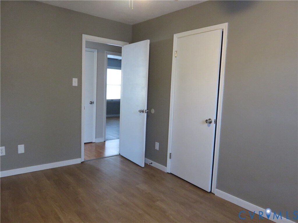 Building Photo - 7 S Daisy Ave