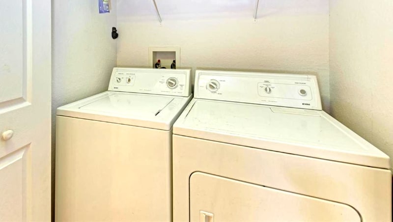 Building Photo - 8926 Manor Loop