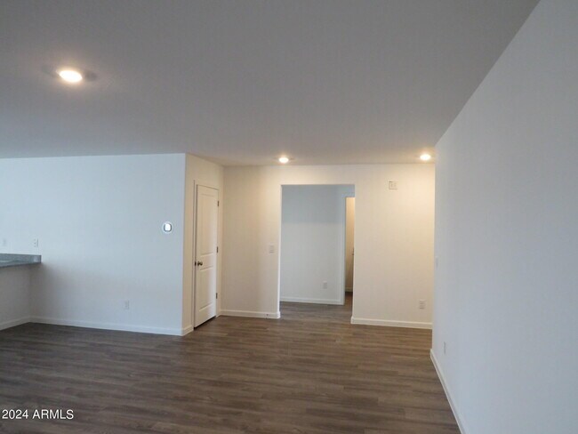 Building Photo - 1456 W Toltec Dr
