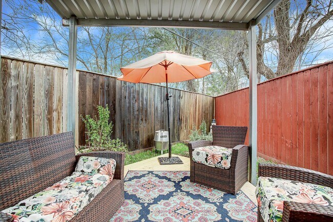 Building Photo - 5303 Tallow Ln
