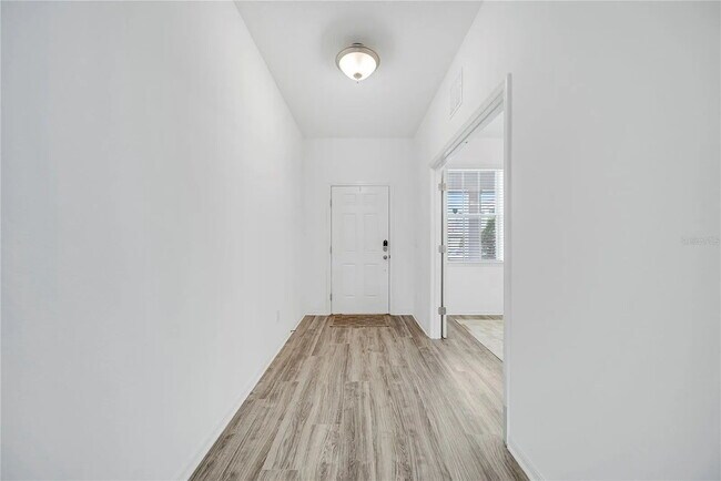 Building Photo - Stunning Fully Furnished 4 Bed Home with Resort-Style Community Amenities