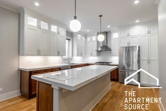 Building Photo - 4133 N Kenmore Ave