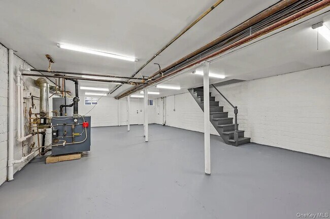 Building Photo - 22-19-2228 28th St