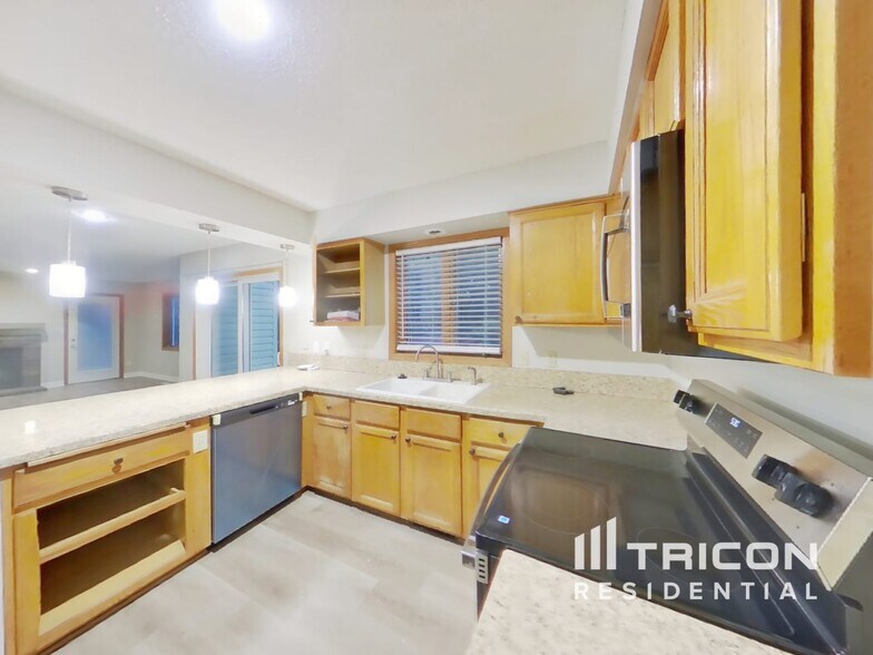 Building Photo - 13537 Dellwood Ct