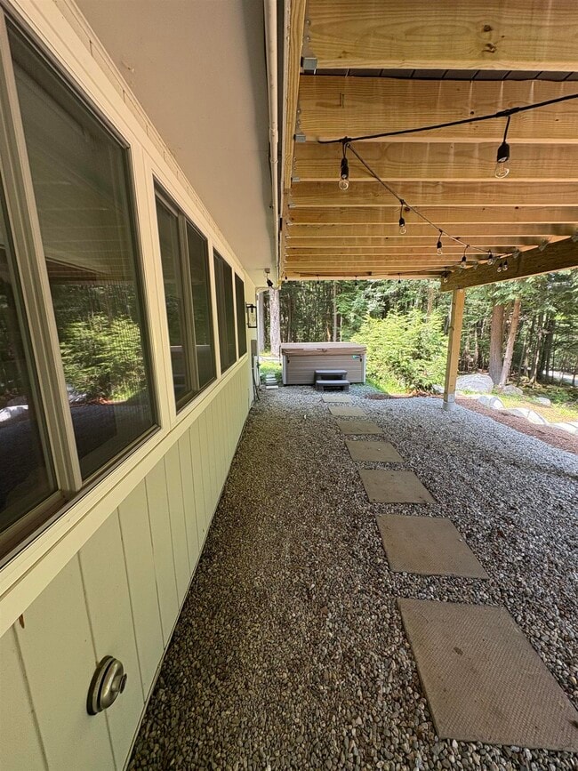 Building Photo - 121 Upper Bay Rd