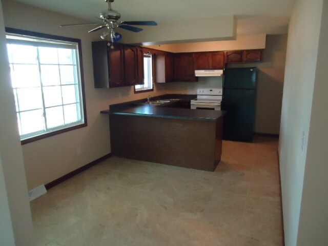 Building Photo - 1523 Viking Ave