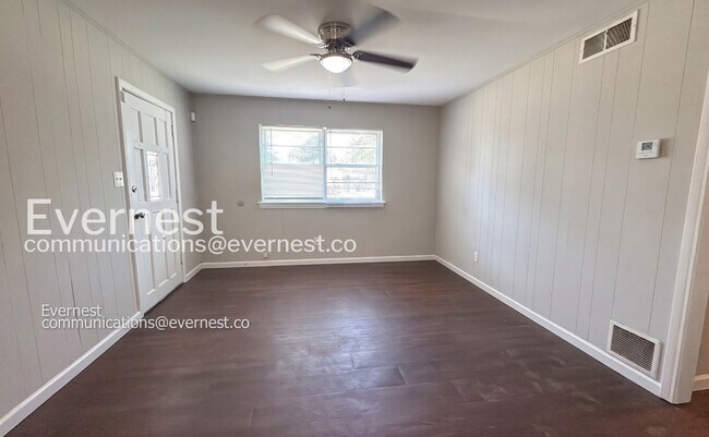 Building Photo - 200 Woodward Dr