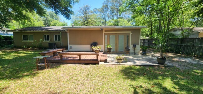 Building Photo - Charming 3-Bed, 2-Bath Home in Desirable N...