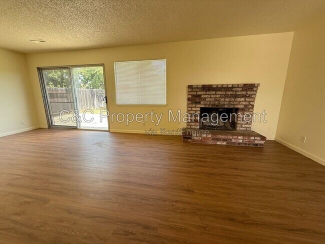 Building Photo - 938 Estrada Ct