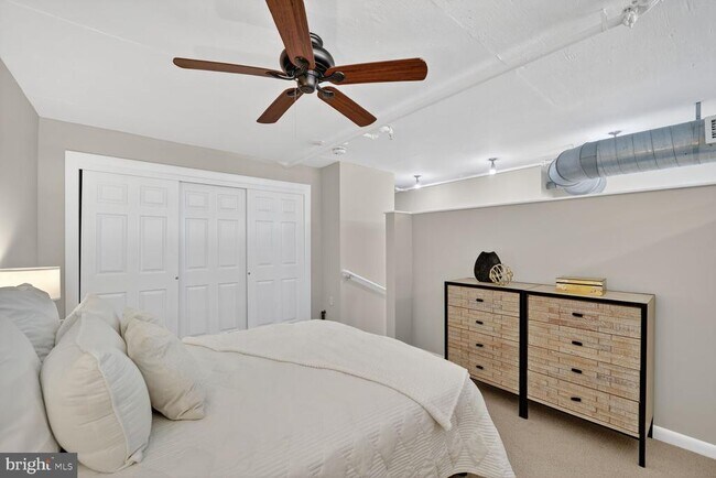 Building Photo - 811 4th St NW