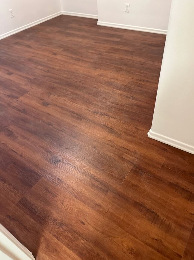 Building Photo - Ready Now! Beautiful Gated Riverside 4bed 2.5bath Home!!