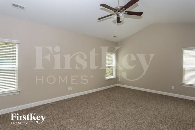 Building Photo - 2708 Woodlands Creek Dr