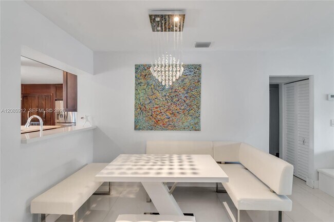 Building Photo - 6353 SW 29th St