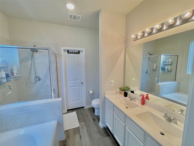 Building Photo - 25558 Woodmere Spur Ln