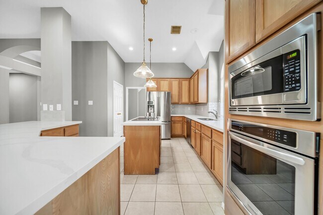 Building Photo - 34 Sparklewood Pl