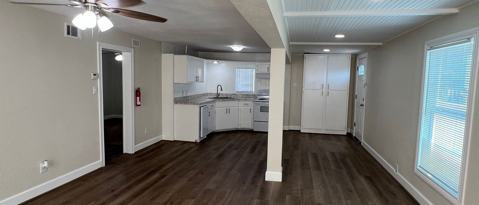 Building Photo - 414 Murex St