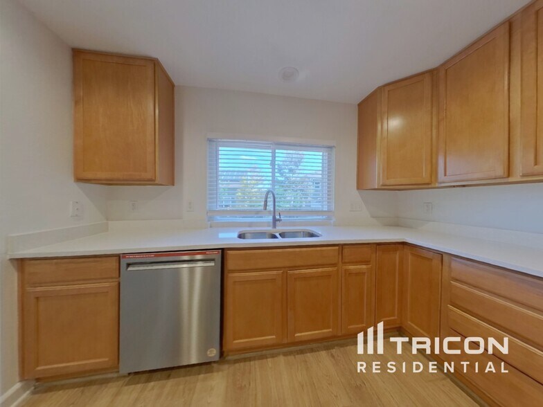 Building Photo - 13058 Monaco Way