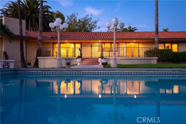 Building Photo - 984 La Cresta Pl