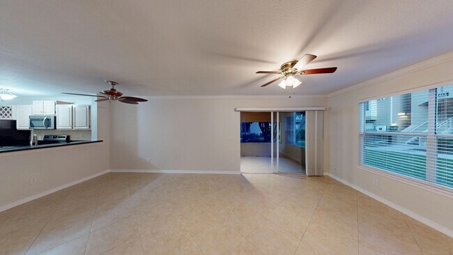 Building Photo - 2Bd/ 2Ba Condo in Premier Delray Beach Location **Optional Private Storage Garage**