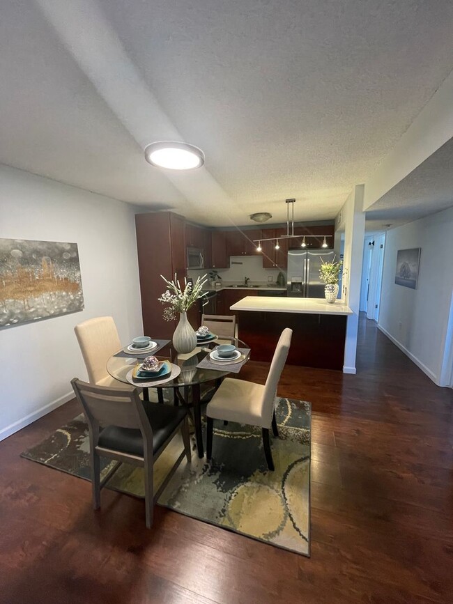 Building Photo - Updated 3BD/ 2BA Gunbarrel Condo- NEW CARP...