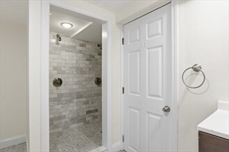 Building Photo - 13 Howard St