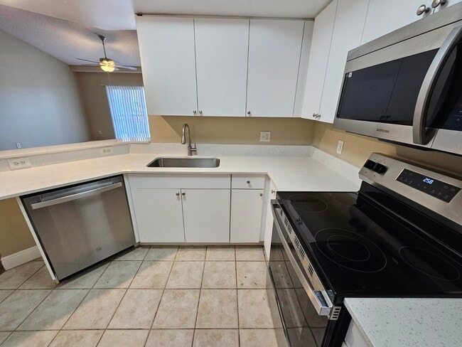 Building Photo - 4191 N Haverhill Rd