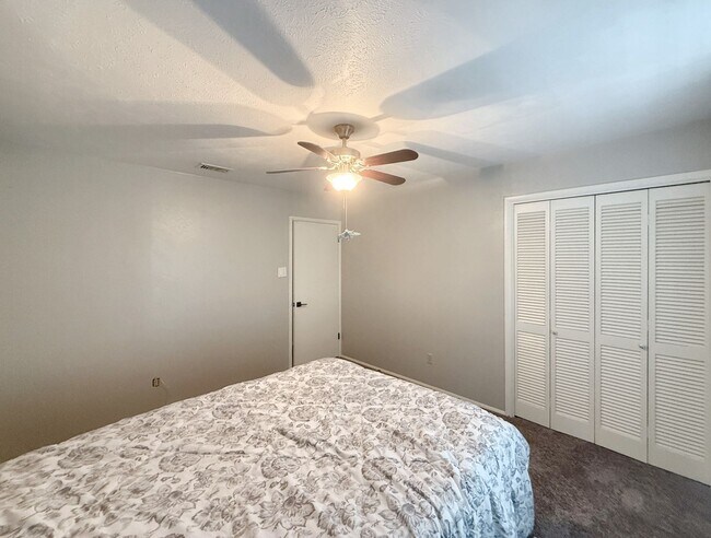Building Photo - 3-Bedroom Home for Lease in Grand Prairie – 2,331 Sq Ft