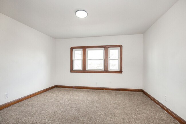 Building Photo - 4772 E 90th St