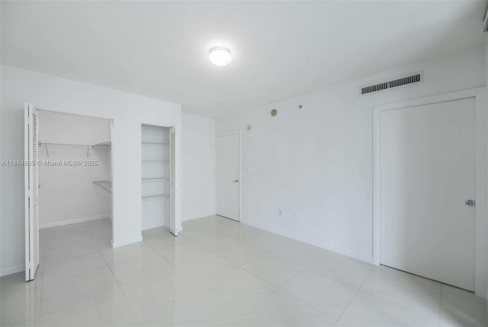 Building Photo - 31 SE 5th St