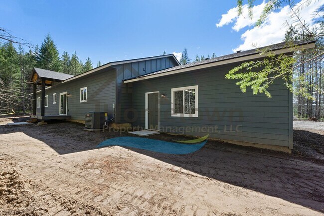 Building Photo - 4 Bedroom 2 Bathroom Home with Attached 2-Car Garage Available in Blanchard!