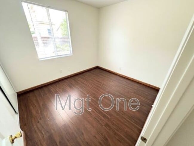 Building Photo - 1067 Regina Way