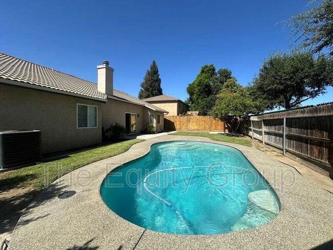 Building Photo - 2322 E Beech Ct