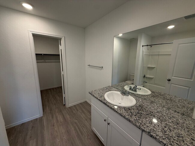 Building Photo - Charming 4-Bedroom Home Available for Rent!  Bulverde Area