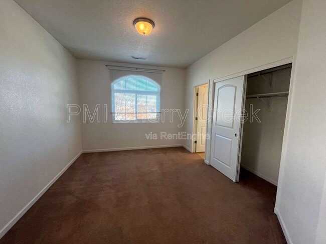 Building Photo - 5271 Canyon View Dr