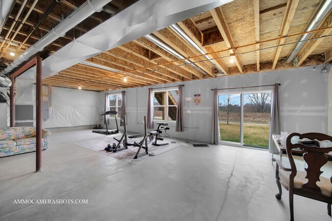 Building Photo - 1398 Kessler Dr