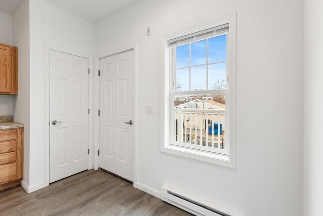 Building Photo - 50 R Maplewood Ave