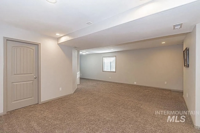 Building Photo - 2221 Frontier Dr