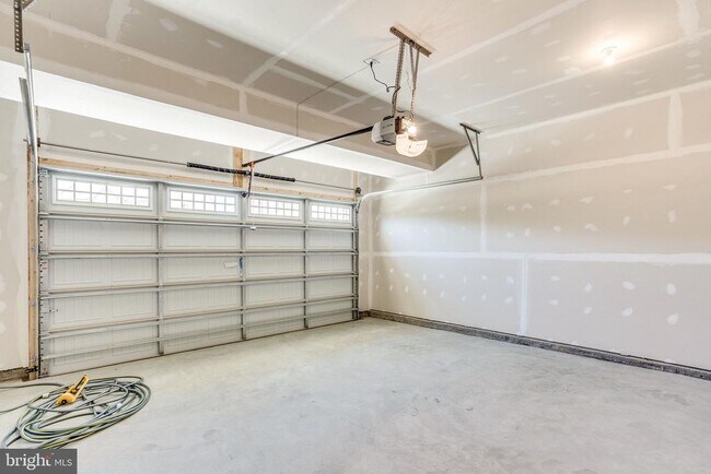 Building Photo - 2183 Hemlock Bay Rd