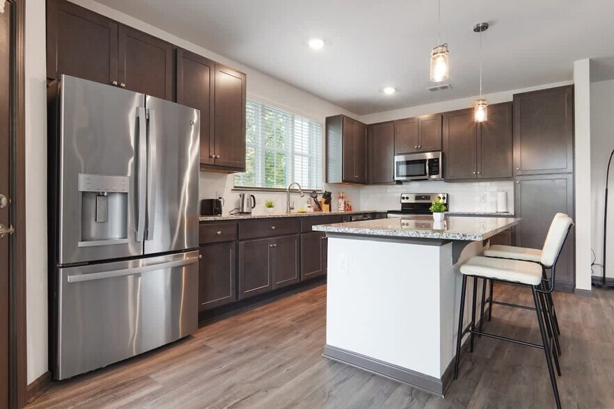 Building Photo - 1540 Dunn Rd