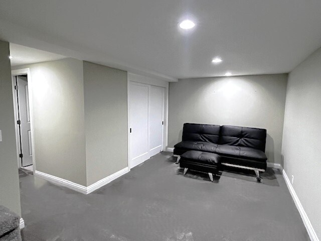 Building Photo - 1002 Hazelwood Ave