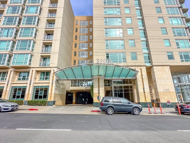 Building Photo - 1 Lakeside Dr