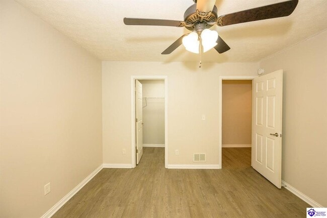 Building Photo - 172 Creekvale Dr