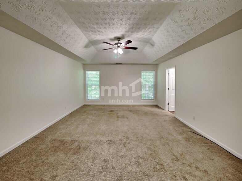 Building Photo - 104 Arbor Creek Way