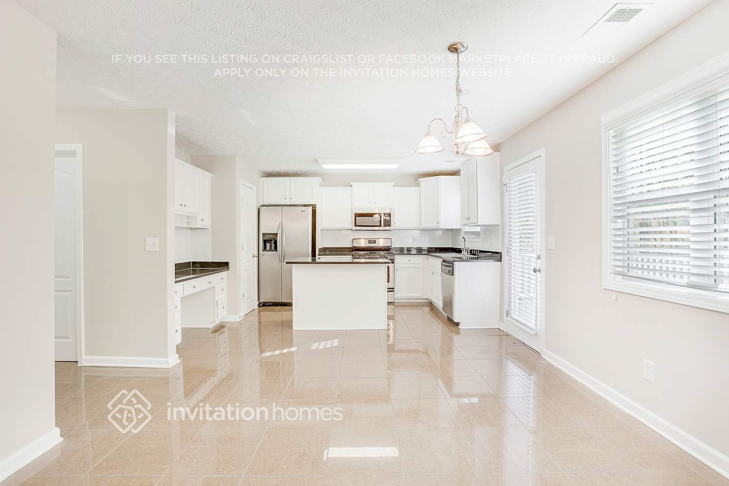 Building Photo - 702 Sycamore Dr